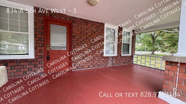834 5th Ave W in Hendersonville, NC - Building Photo - Building Photo
