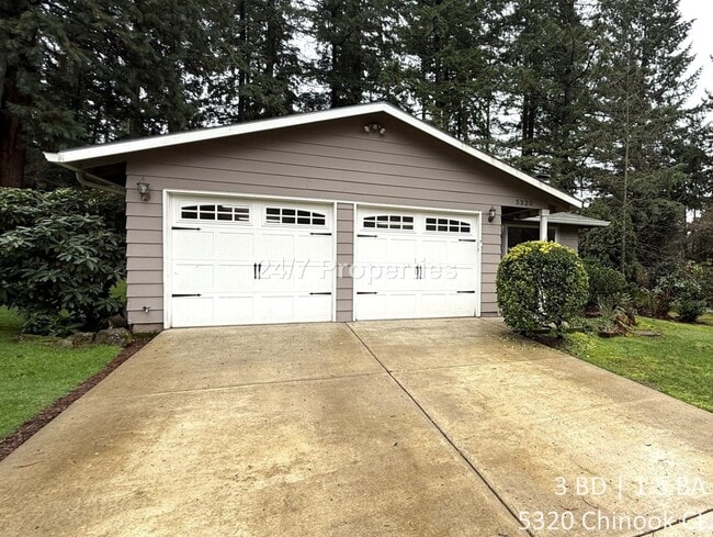 property at 5320 SW Chinook Ct