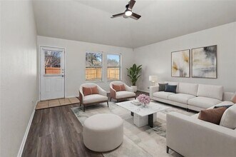 3256 Torio in Grand Prairie, TX - Foto de edificio - Building Photo