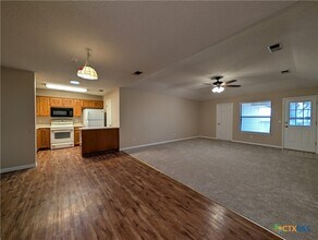 1666 Lantana Cir in New Braunfels, TX - Foto de edificio - Building Photo