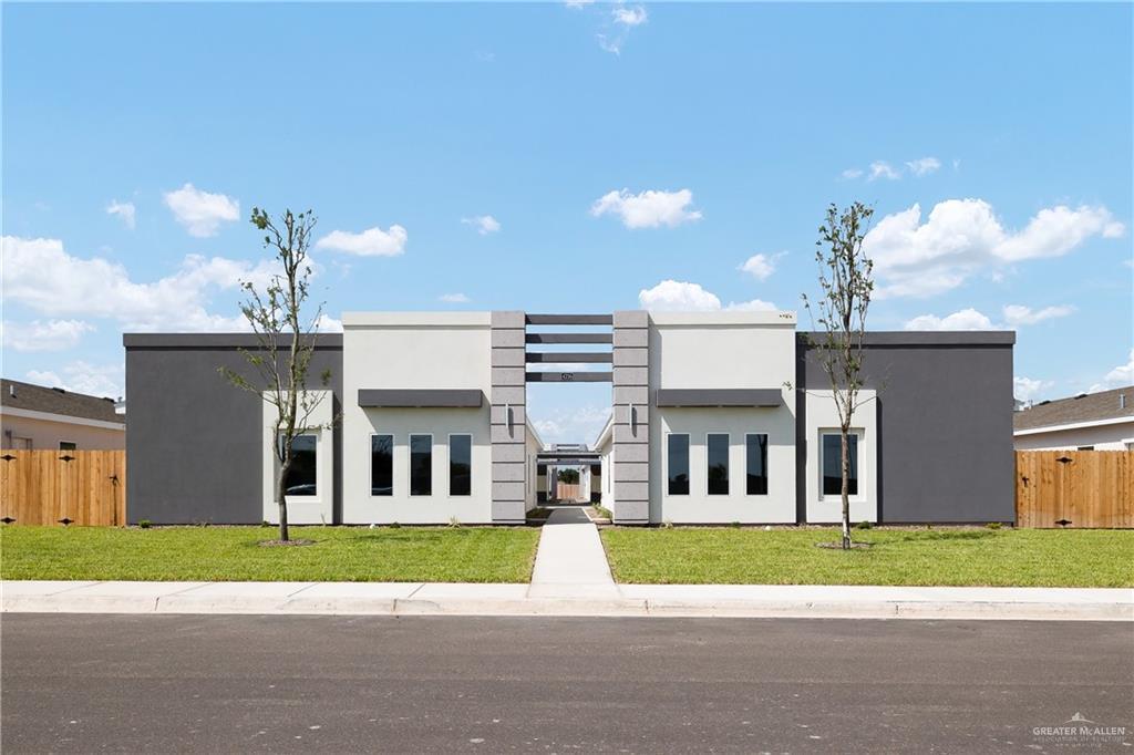 26 E Walnut Ave in McAllen, TX - Building Photo