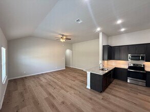 436-438 Emma Dr in New Braunfels, TX - Building Photo - Building Photo
