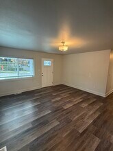 7511 37th St W in University Place, WA - Building Photo - Building Photo