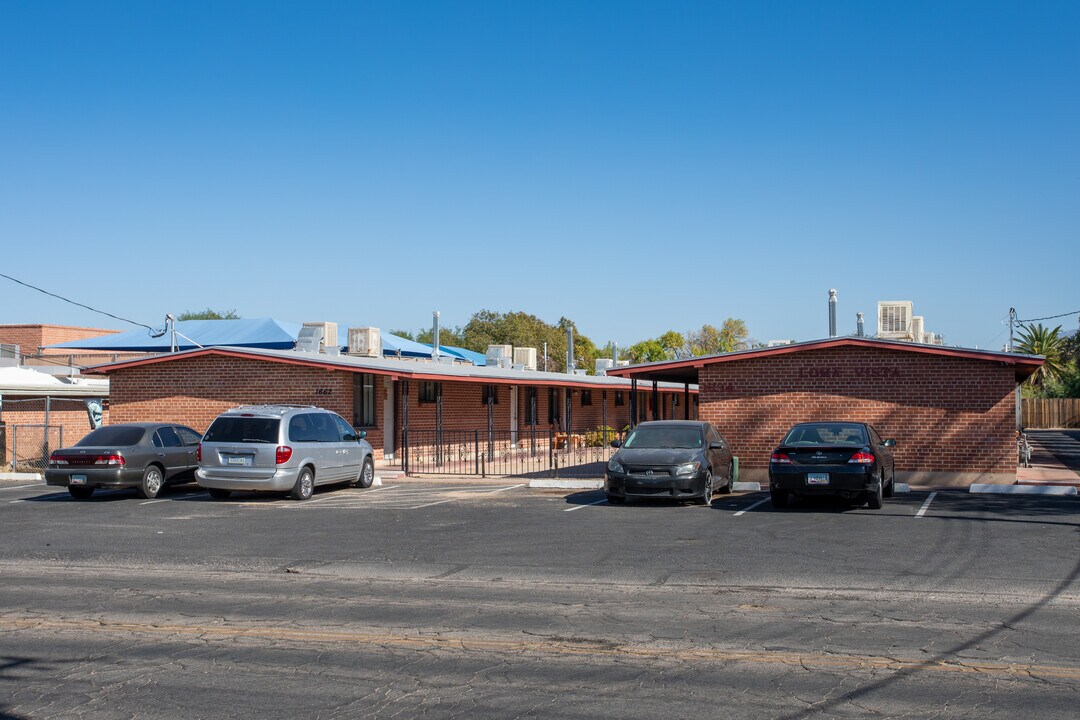 Loma Vista Apartments in Tucson, AZ - Building Photo