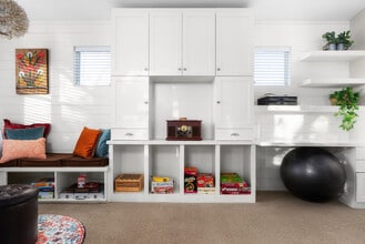 709 Colonial Park Blvd in Austin, TX - Building Photo - Building Photo