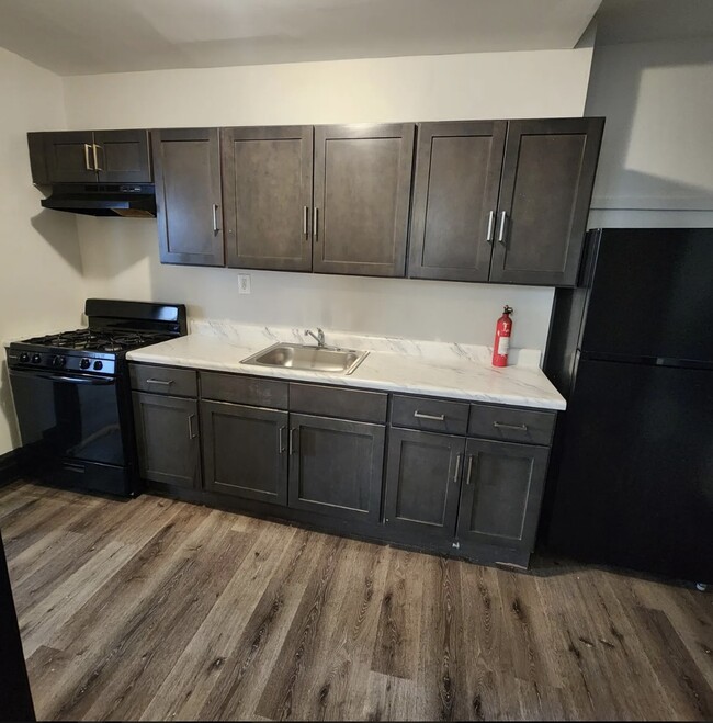 916 Grove St, Unit 3A