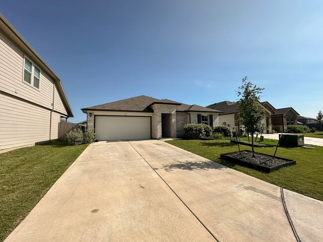 property at 916 Chachalaca Ct