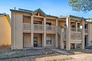 1230 Mechem Dr in Ruidoso, NM - Building Photo