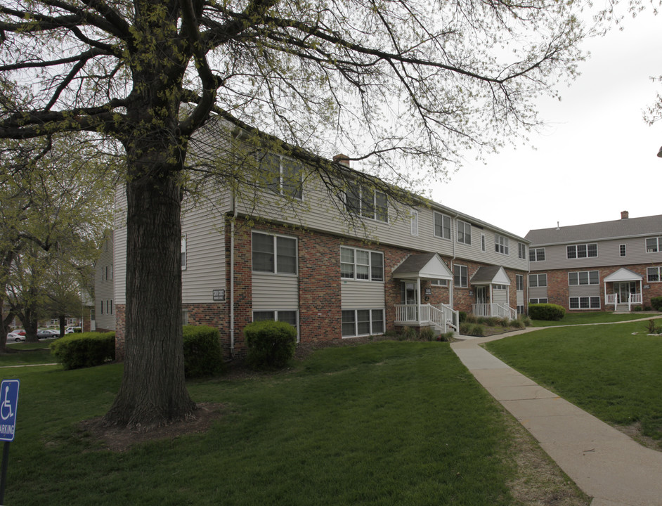 Pacific Gardens in Omaha, NE - Foto de edificio