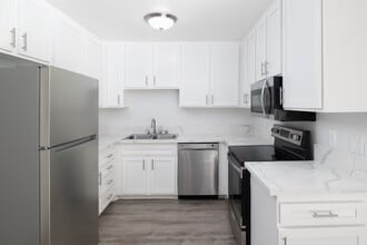 Palm Canyon Terrace in Palm Springs, CA - Building Photo - Interior Photo