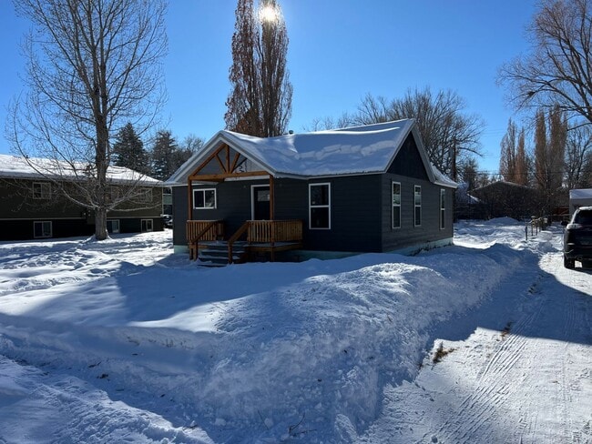 235 Market St in Lander, WY - Building Photo - Building Photo