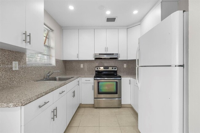 85 W 24th St in Hialeah, FL - Building Photo - Building Photo