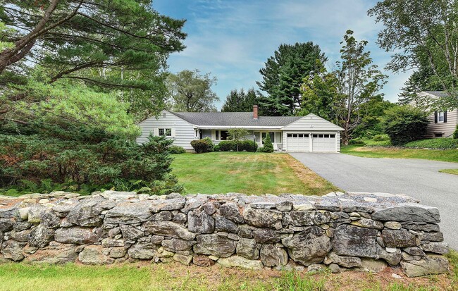 21 Valentine Rd in Pittsfield, MA - Building Photo - Building Photo