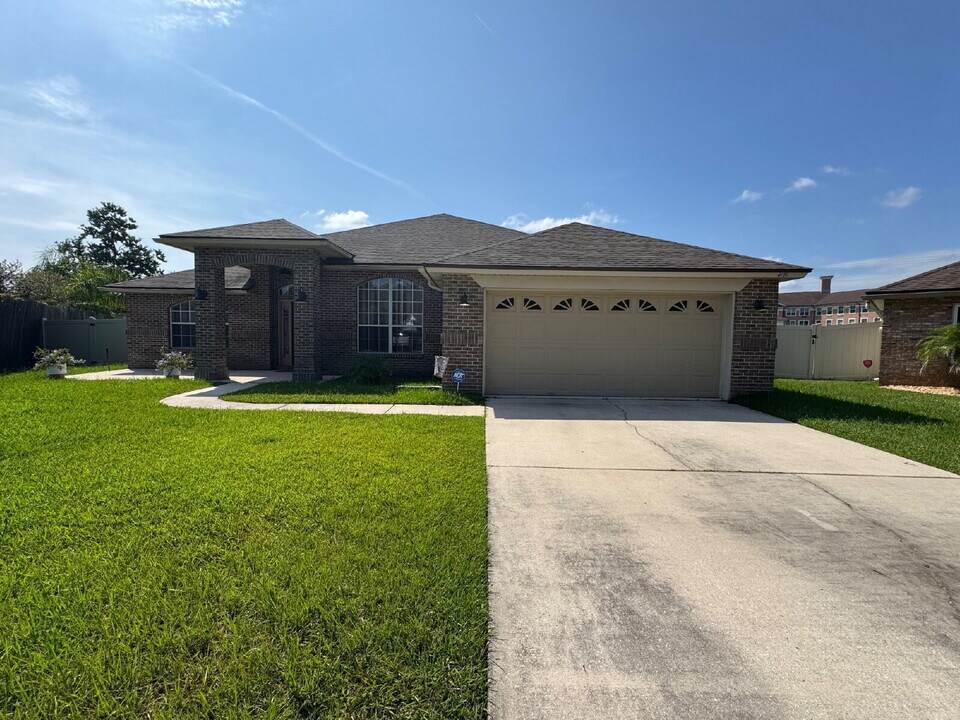 4171 Weathered Pine Ct in Middleburg, FL - Building Photo