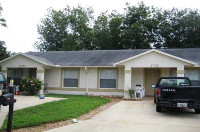 Palmetto Court Apartments in New Smyrna Beach, FL - Foto de edificio - Building Photo
