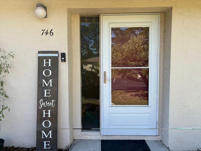 746 N Jefferson Ave, Unit 746 N Jefferson Ave in Sarasota, FL - Building Photo - Building Photo