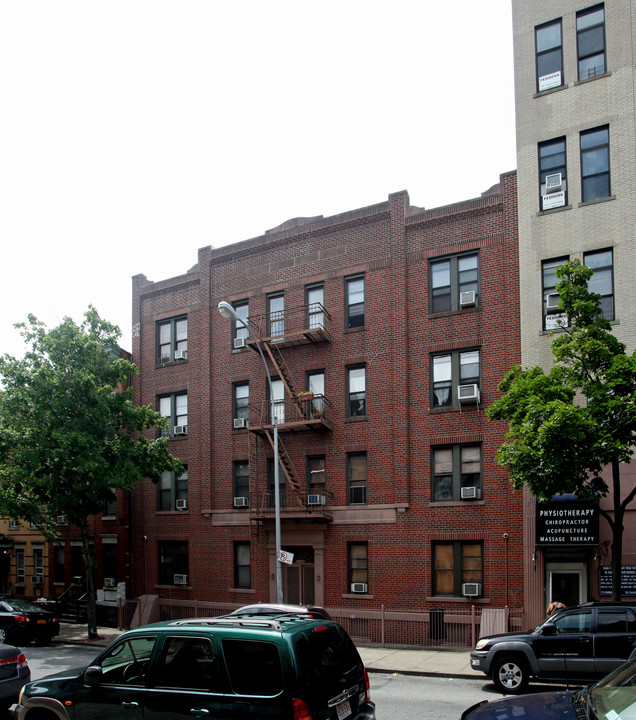 1723 Woodbine St in Ridgewood, NY - Building Photo