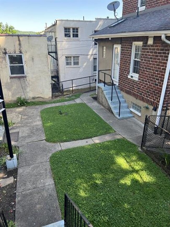 112 1/2 Shepherd Ave in Charleston, WV - Building Photo - Building Photo
