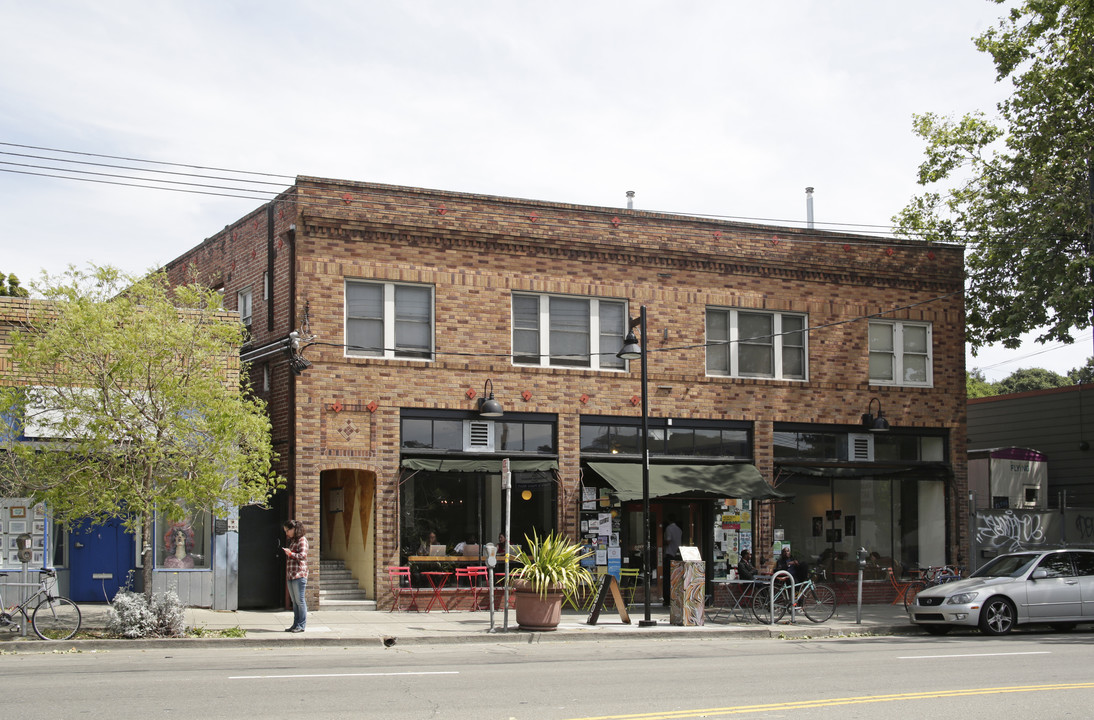 4208-4214 Telegraph Ave in Oakland, CA - Building Photo