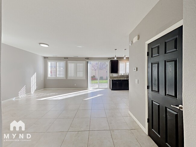 10772 Grayslake Dr in Reno, NV - Building Photo - Building Photo