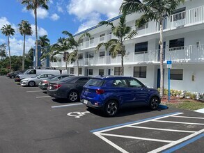 5060 SW 64th Ave, Unit 102 in Davie, FL - Building Photo - Building Photo