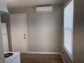 2642 N Grove St in Wichita, KS - Building Photo - Building Photo