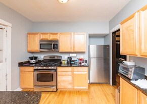 1310 W Montrose Ave, Unit 1 in Chicago, IL - Building Photo