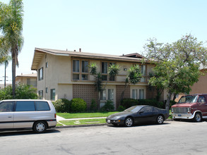 120 E Wilken Way in Anaheim, CA - Building Photo - Building Photo