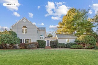 1 Chestnut Way in East Hampton, NY - Foto de edificio - Building Photo