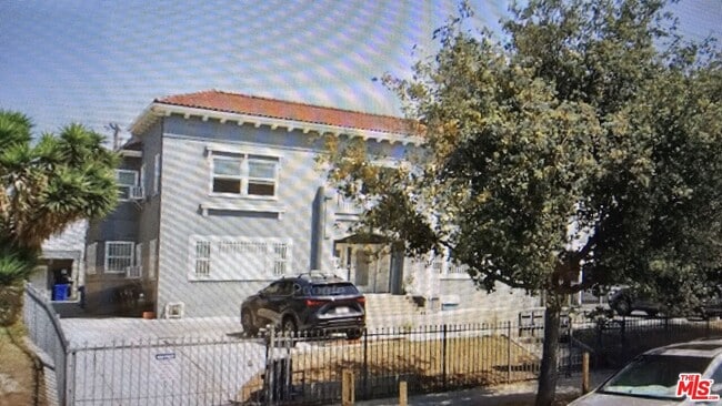 property at 246 S New Hampshire Ave