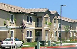 Amberwood Apartments in Hanford, CA - Building Photo - Building Photo