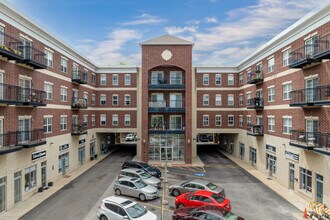 Lake Center Plaza in Grayslake, IL - Foto de edificio - Building Photo