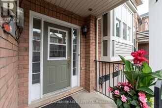 89 Seed House Ln in Halton Hills, ON - Building Photo - Building Photo