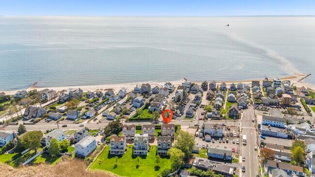 672 Fairfield Beach Rd in Fairfield, CT - Building Photo - Building Photo