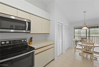 12250 Kelly Greens Blvd in Ft. Myers, FL - Building Photo - Building Photo