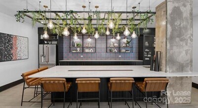 1711 Commonwealth Ave, Unit B1 in Charlotte, NC - Building Photo - Building Photo