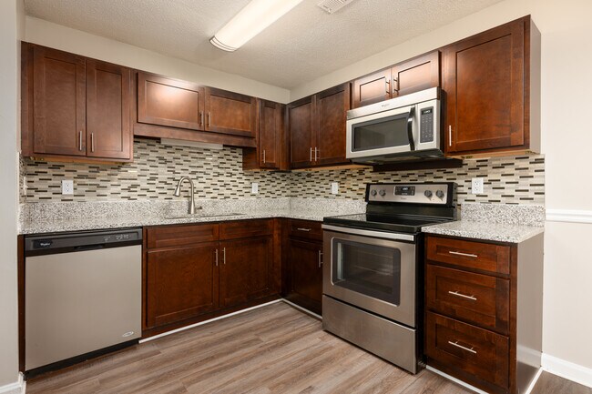 Alamance Reserve in Burlington, NC - Foto de edificio - Interior Photo