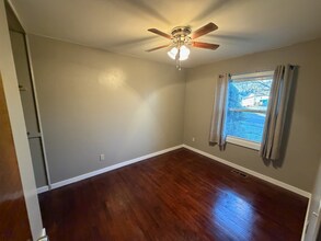 3526 Berwick Dr in Lansing, MI - Foto de edificio - Building Photo