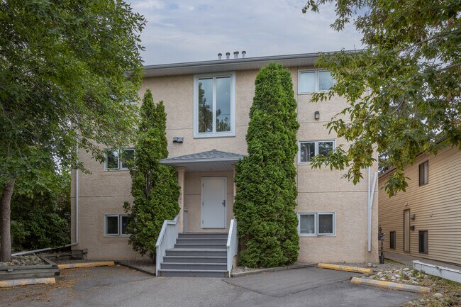 1931 25A St SW in Calgary, AB - Building Photo - Building Photo