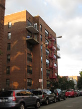 11146 76th Dr in Forest Hills, NY - Building Photo - Building Photo