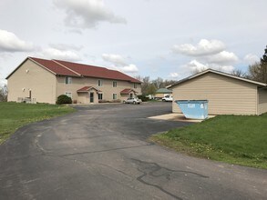 West Acres Apartments in Valley Springs, SD - Building Photo - Building Photo