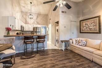 4901 E Kelton Ln in Scottsdale, AZ - Building Photo - Building Photo