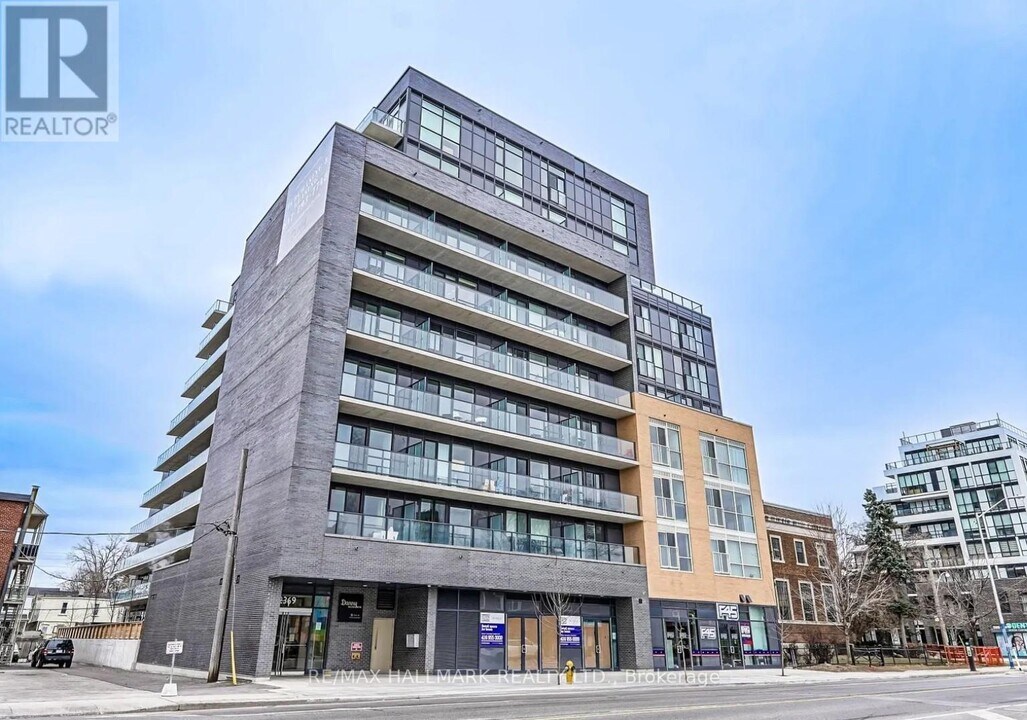 2369 Danforth Ave in Toronto, ON - Building Photo