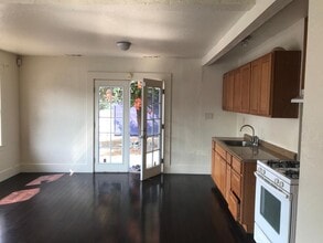 329 S Veach Ave in Manteca, CA - Building Photo - Building Photo