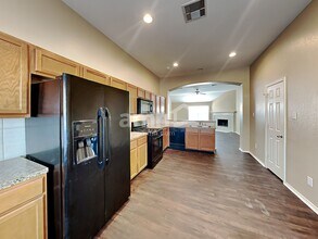 18550 Sunrise Pines Dr in Montgomery, TX - Building Photo - Building Photo