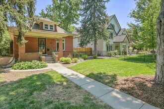 2360 S Milwaukee St in Denver, CO - Foto de edificio - Building Photo