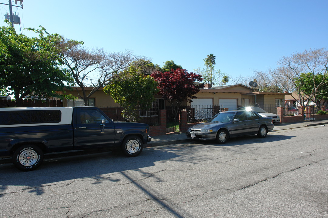 1418-1420 Beacon Ave in San Mateo, CA - Building Photo