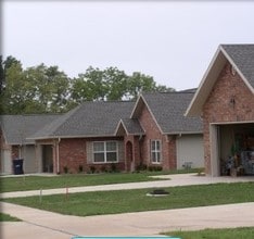 Cloverhill Estates in Battlefield, MO - Foto de edificio - Building Photo