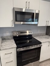 46 Woodland Hills Dr, Unit STE 3 in Southgate, KY - Building Photo - Building Photo