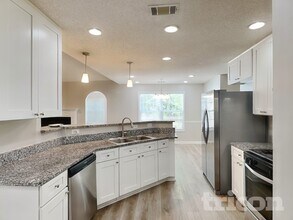 331 Crestridge Ln in Ellenwood, GA - Building Photo - Building Photo